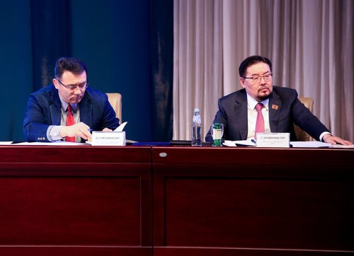 Д.Сумъяабазар:Гишүүдийн тоог нэмэх нь Засгийн газрын тогтвортой байдалд нөлөөлөхгүй